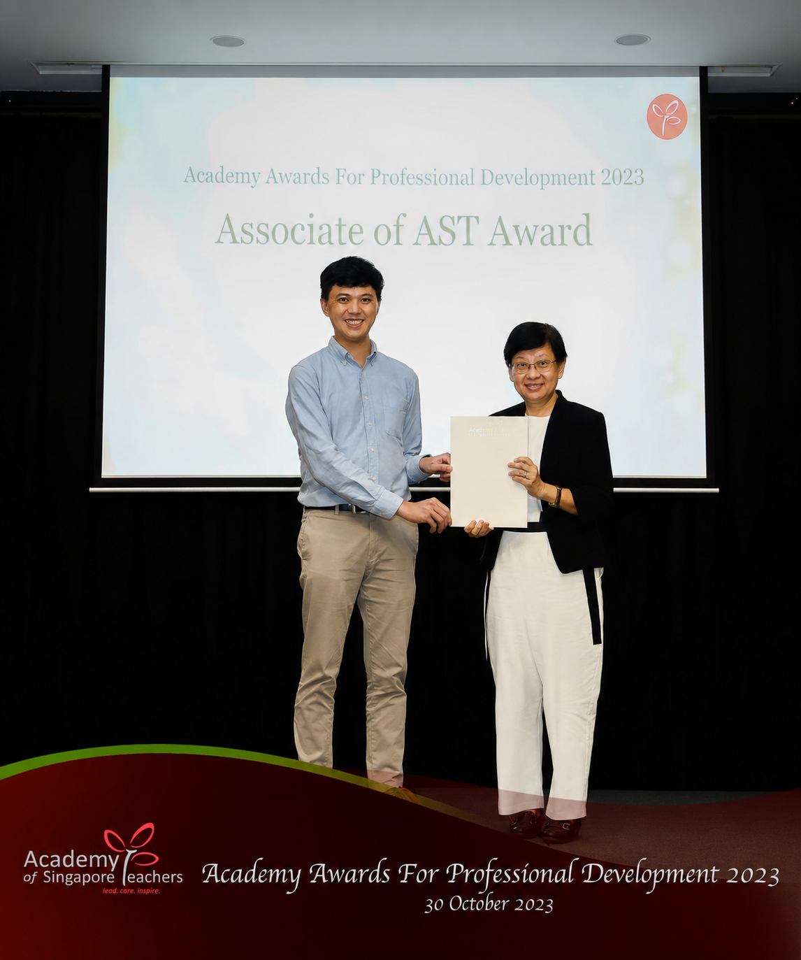 teacher receiving award